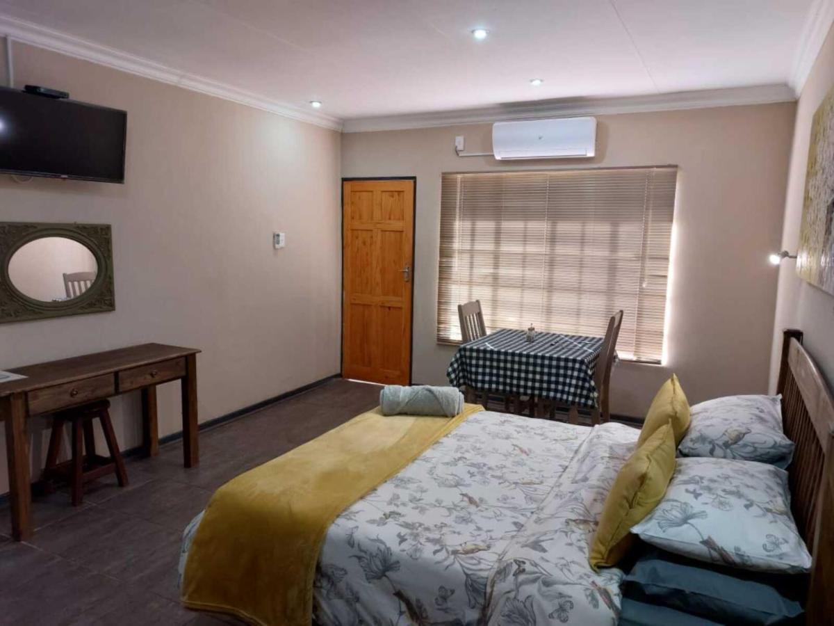 Wisteria Lane Guesthouse Postmasburg 외부 사진