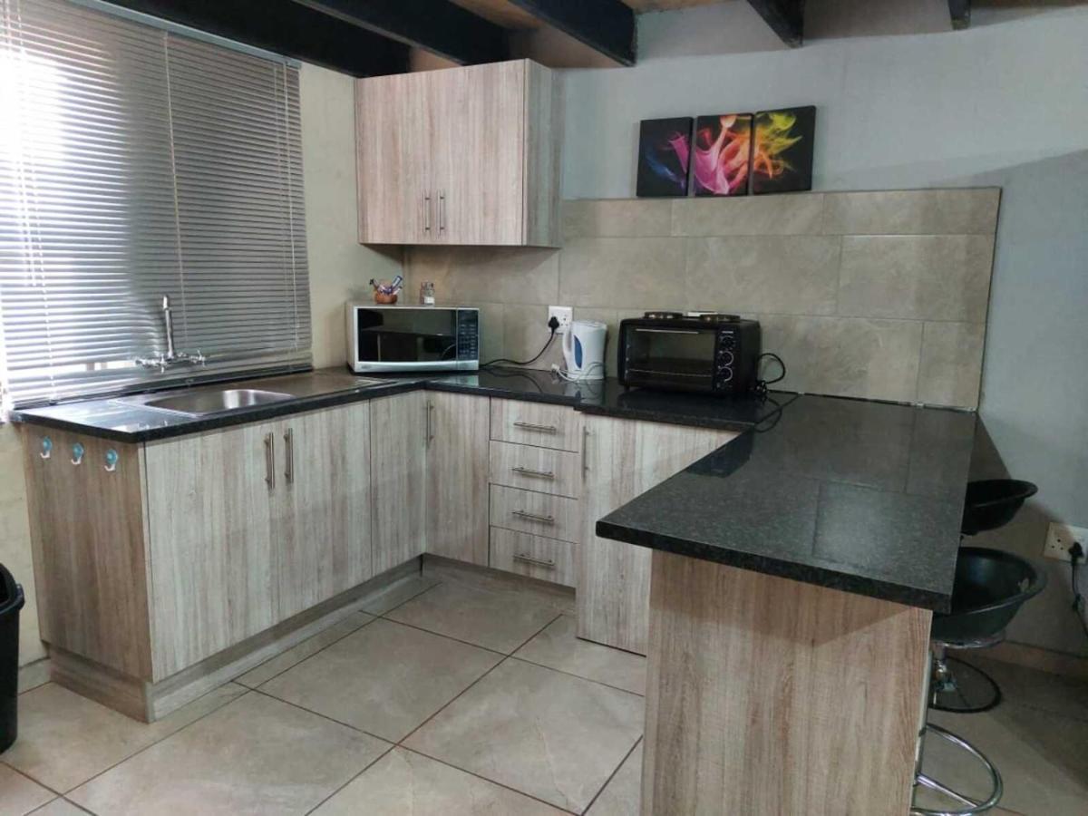 Wisteria Lane Guesthouse Postmasburg 외부 사진