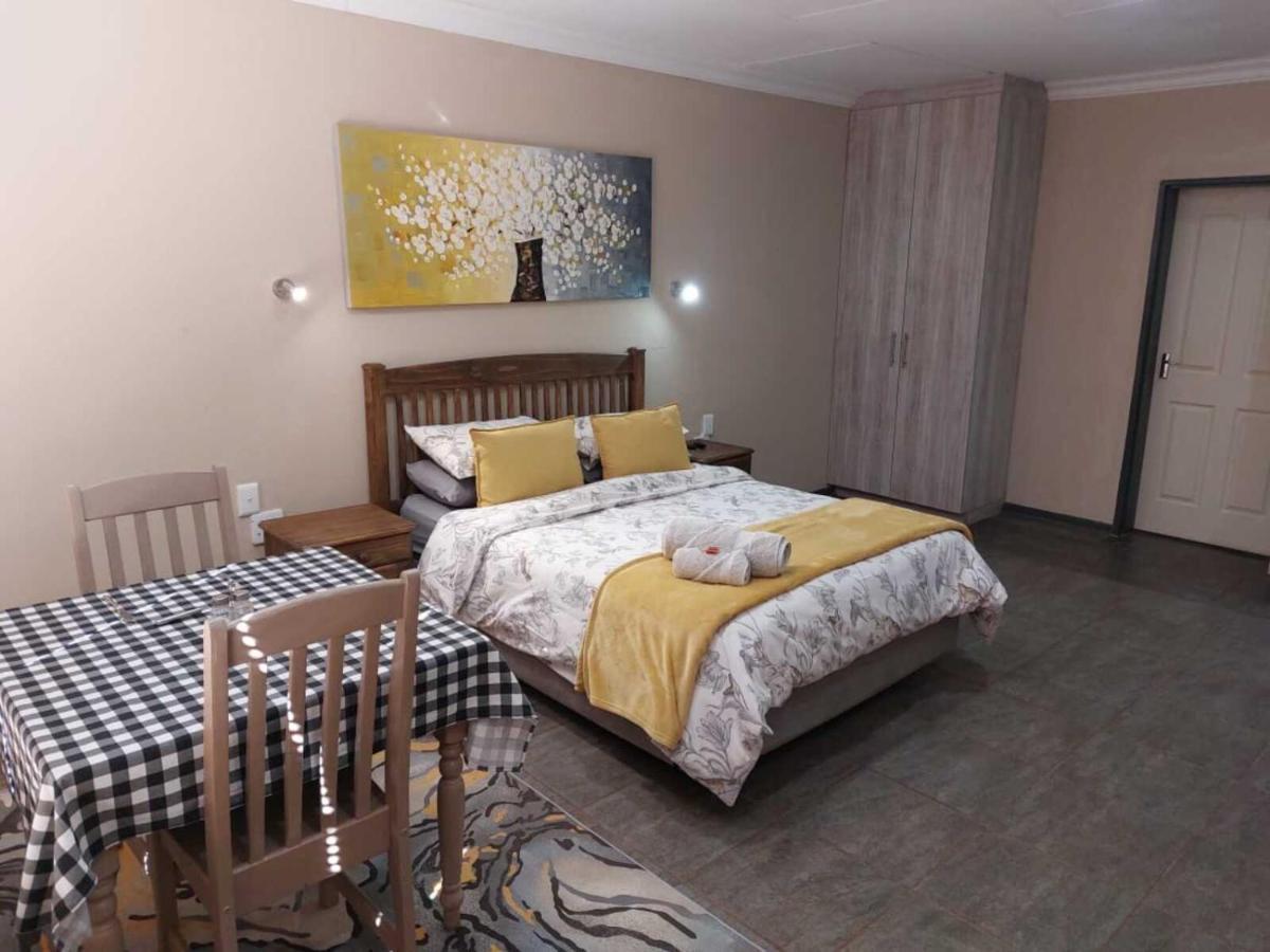 Wisteria Lane Guesthouse Postmasburg 외부 사진