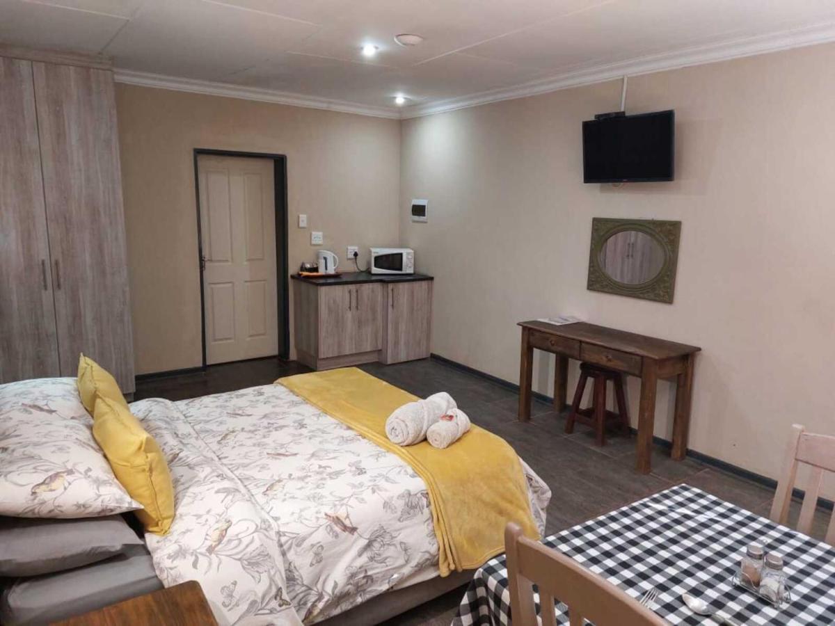Wisteria Lane Guesthouse Postmasburg 외부 사진