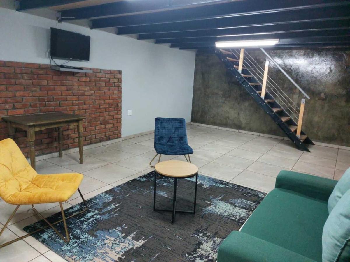 Wisteria Lane Guesthouse Postmasburg 외부 사진